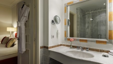 Junior Suite Cathedral View